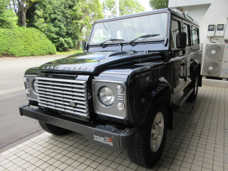 ランドローバー ディフェンダー 110SW 2.2Tdci XS 半革 純正Boostホイール 7人乗り 後期最終2.2TdciPUMAモデル AT換装済 Nox/Pm適合 3ナンバー フルカーペット施工 コールドクライメイトパック クリアレンズ 前後マッドフラップ SVXサイドステップ 背面タイヤ 並行輸入車 右ハンドル 記録簿付