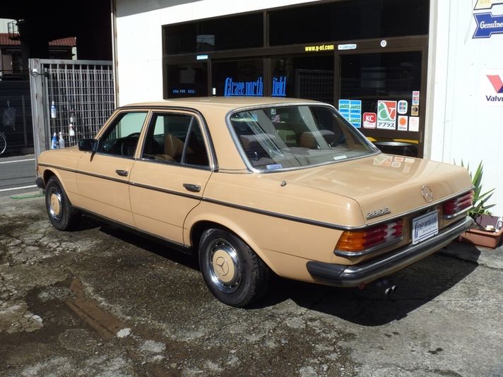 メルセデスベンツ W123 E ミデアムクラス 左 純正インナー
