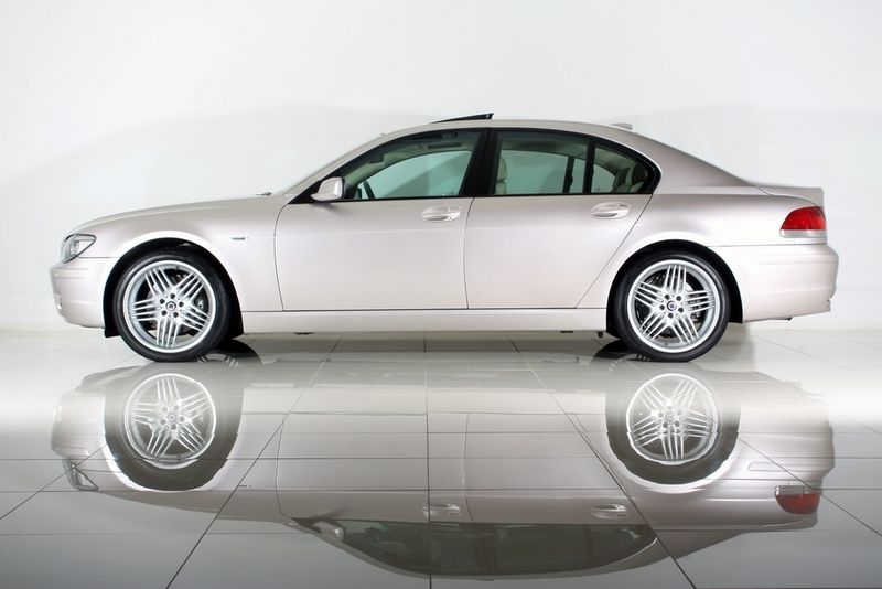 BMW 7シリーズ 750i Individual コンポジション1 特別オーダー車