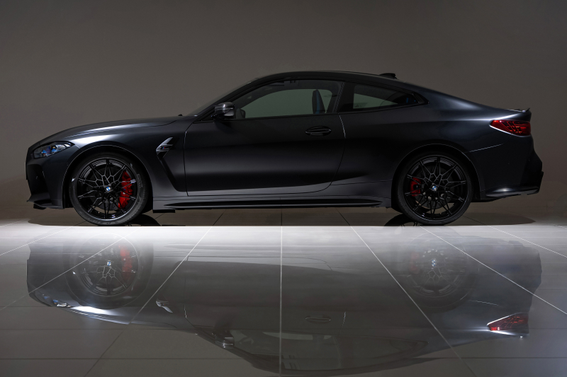 BMW Mシリーズ M4 Competition × KITH　世界限定 150台　Individual フローズンブラック　左ハンドル × FR　AKRAPOVIC マフラー　CSL レーザーテール　コレクターズ・アイテム