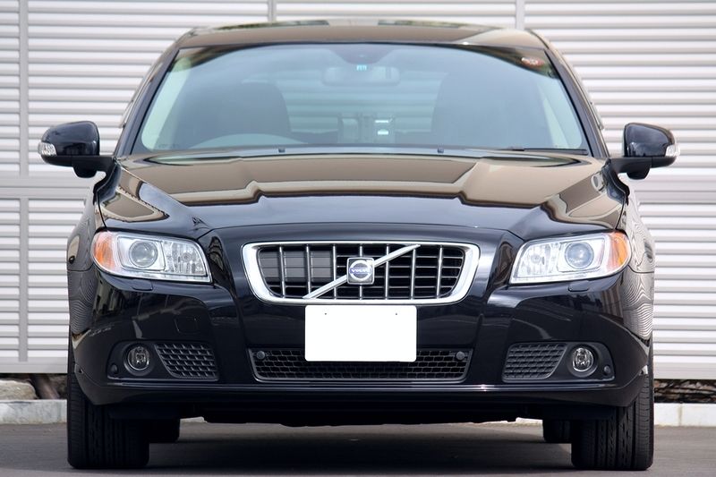 希少！新品未使用品☆VOLVO V70レッド☆ディーラー純正モデル