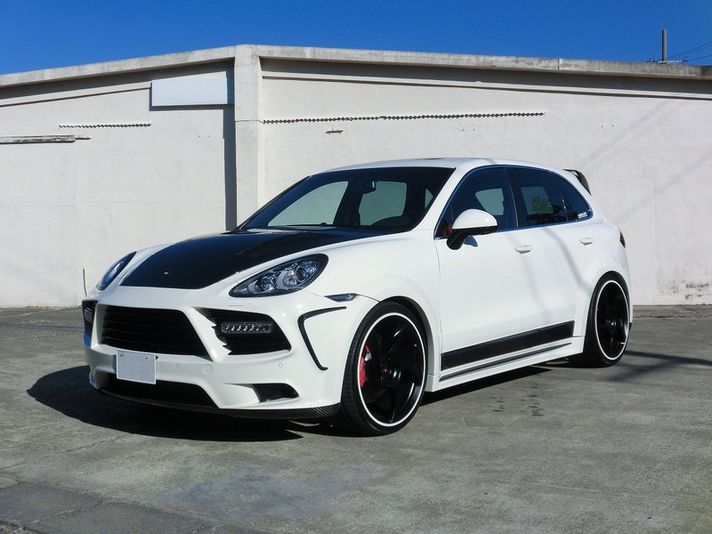 ポルシェ カイエン Cayenne turbo MANSORY 新車並行 新車 情報 ポルシェ カイエン Cayenne turbo MANSORY 新車並行 新車 情報