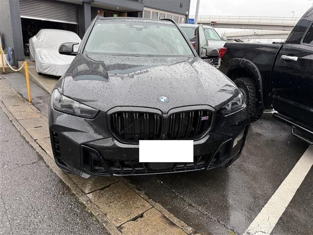 BMW 新規車種 M60I