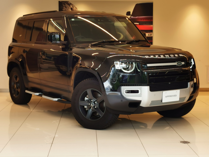 ランドローバー ディフェンダー 110 スタンダード 2.0L P300 AWD 1オーナー 黒シート フィックスドサイドステップ 18インチアルミホイール プレミアムLEDヘッドライト フロントフォグランプ ブラックルーフレール プライバシーガラス ハイビームアシスト