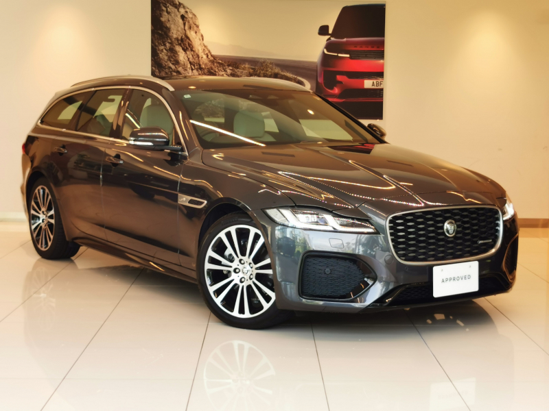 ジャガー XFスポーツブレイク RダイナミックSE 2.0L D200 AWD 1オーナー 白革シート フロントシートヒーター MERIDIANサウンド インタラクティブドライバーディスプレイ ワイヤレスデバイスチャージング パドルシフト メモリーシート 19インチアルミホイール ACC