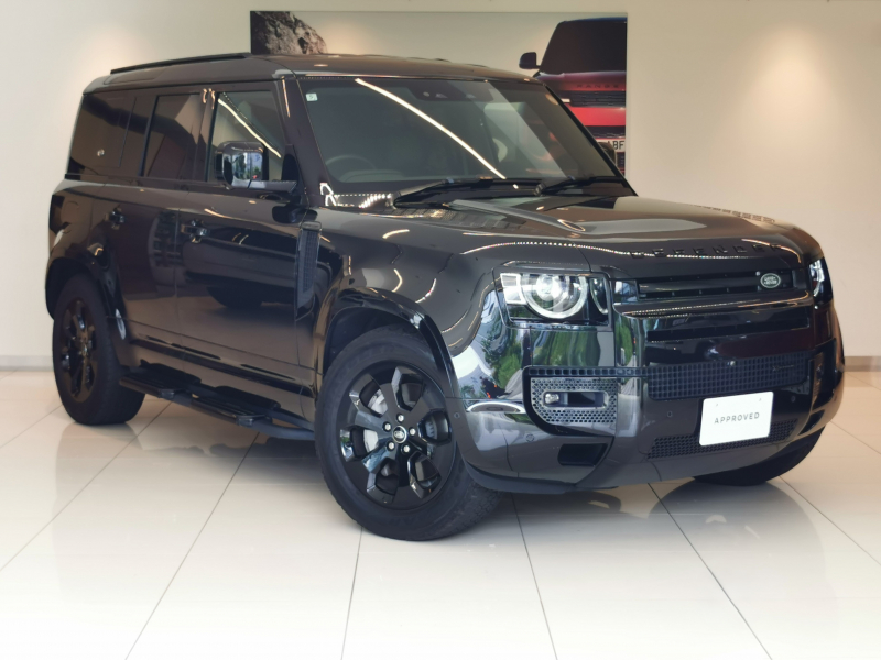 ランドローバー ディフェンダー 110 XダイナミックSE 3.0L D300 AWD 1オーナー 黒革シート フロントシートヒーター＆クーラー、リアシートヒーター フィックスドサイドステップ MERIDIANサウンド ブラックエクステリアパック 電子制御エアサスペンション