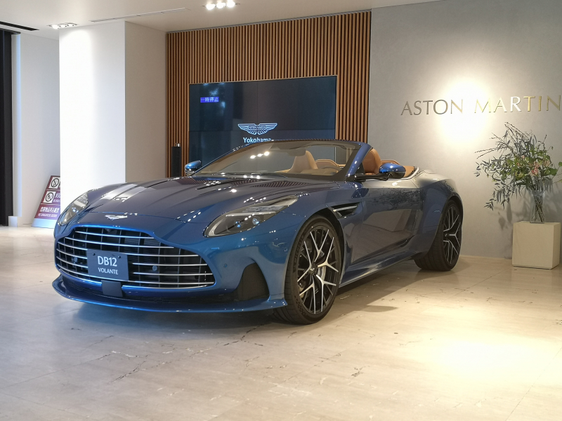 アストンマーティン DB12