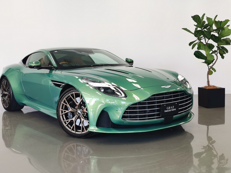 アストンマーティン DB12