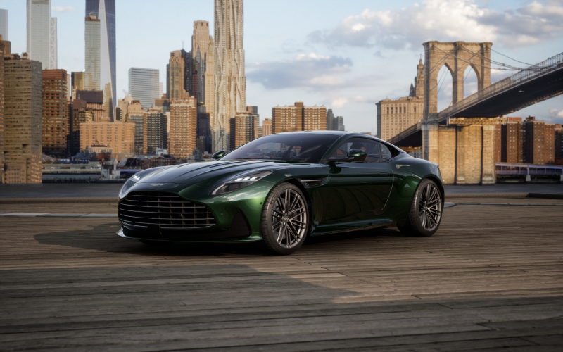 アストンマーティン DB12