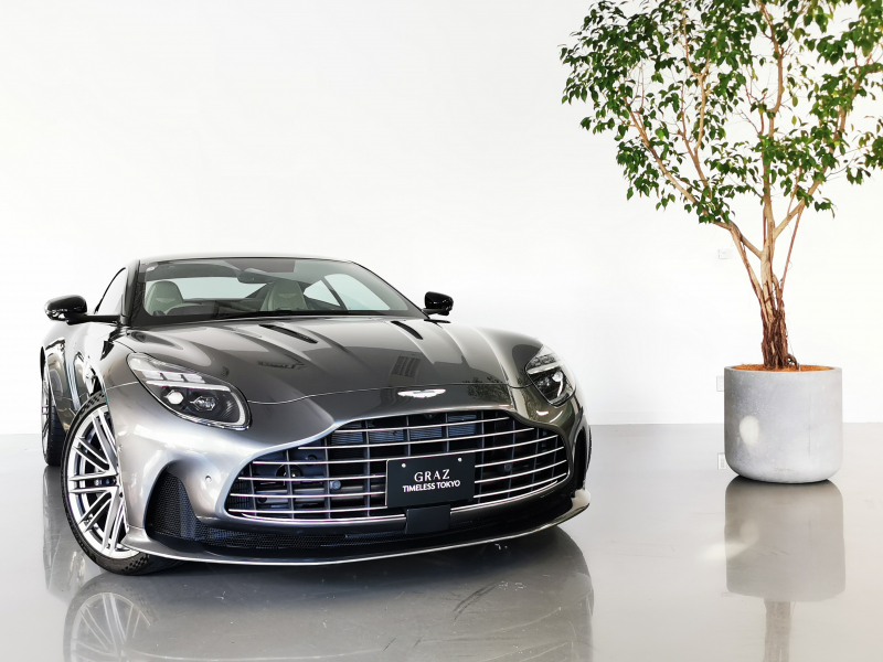 アストンマーティン DB12