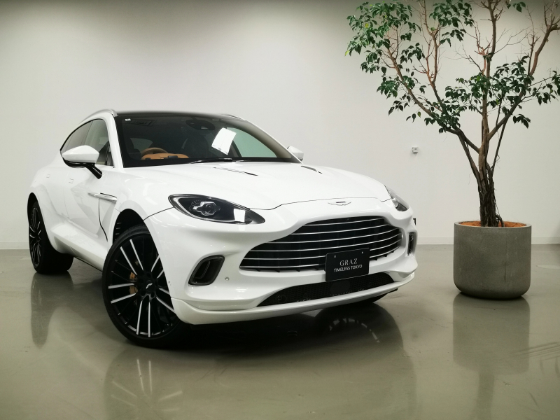 アストンマーティン DBX