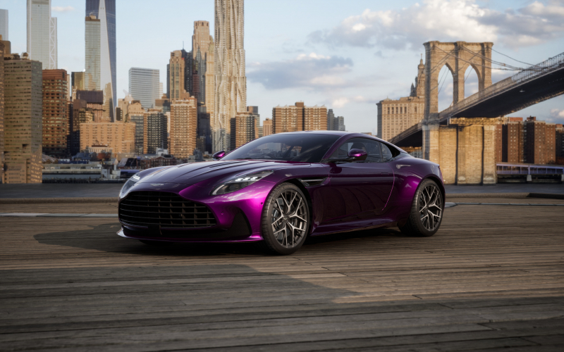 アストンマーティン DB12