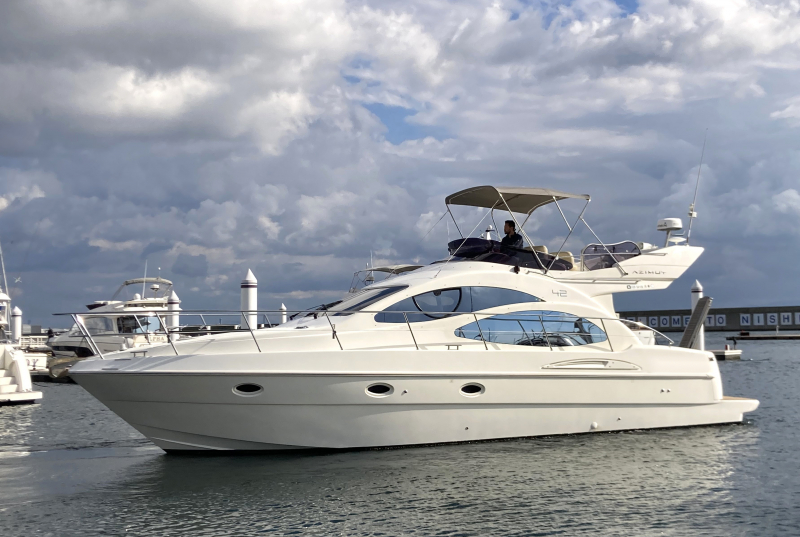 アジムット 42 EVOLUTION