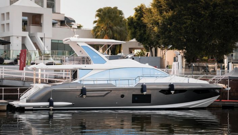 アジムット 66 Flybridge 香港にある中古艇をご紹介！