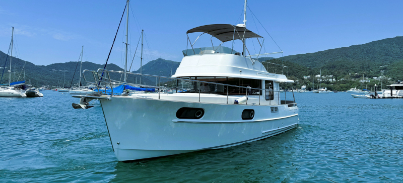 ベネトウ スウィフトトローラー44 香港にある中古艇！