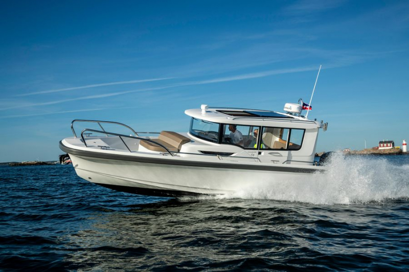 ニンバス C9 シンガポールにある中古艇です！