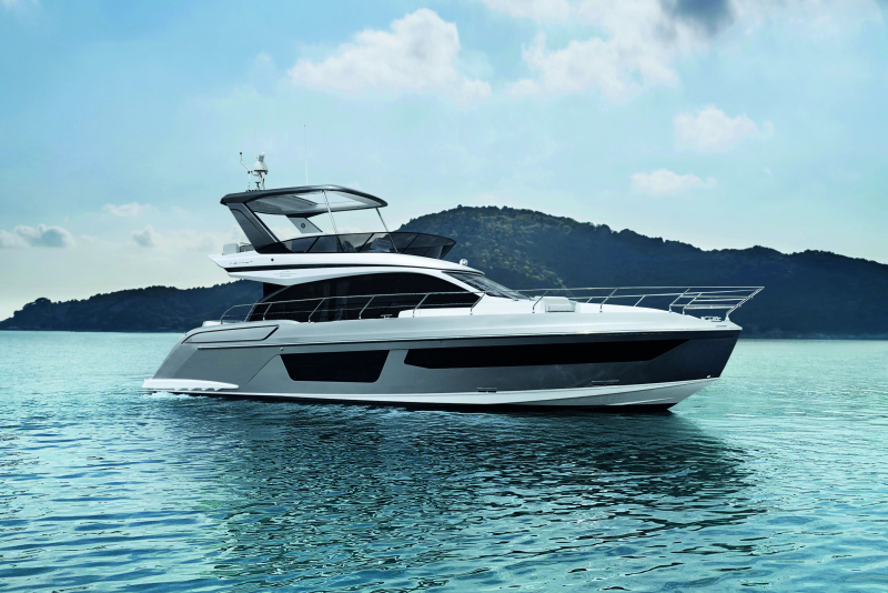 アジムット 53 Flybridge  未使用艇