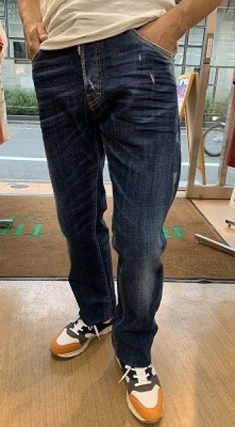 ディースクエアードのストレッチブルージーンズ