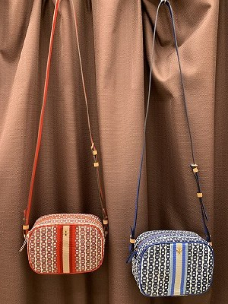 トリーバーチの2wayマイクロショルダーバッグ