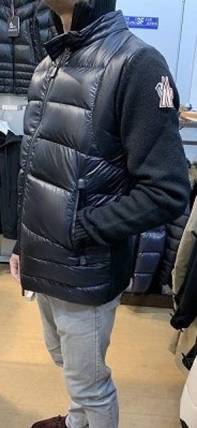 モンクレール・ グルノーブルラインより ニットコンビダウンブルゾン 