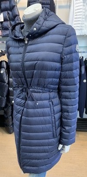 Moncler ライトロングダウン