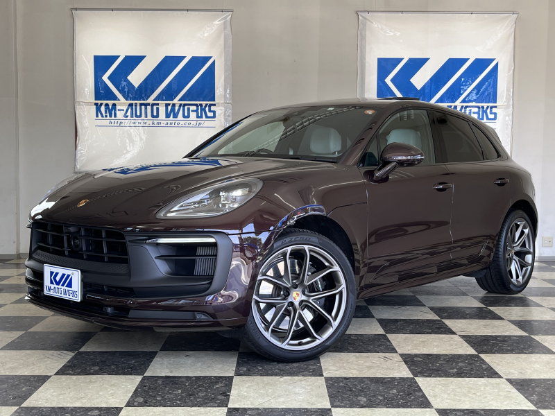 ポルシェ マカン GTS パノラマルーフ 21インチGTデザイン レザーパッケージ