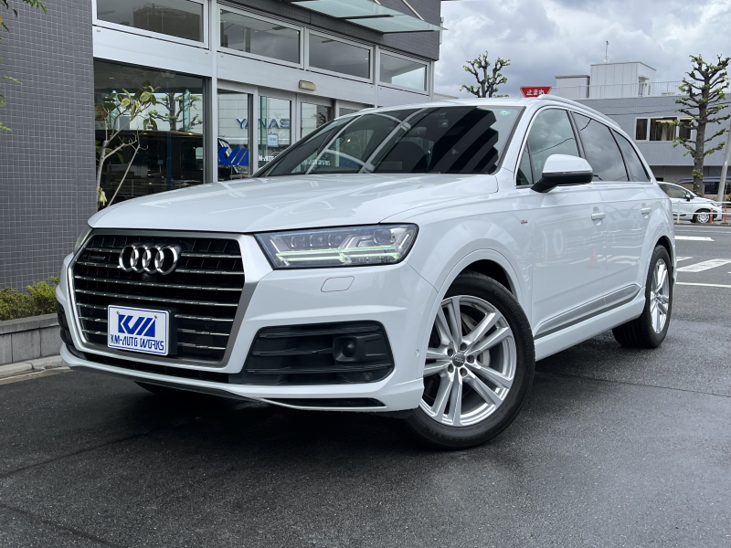 アウディ Q7 55TFSIクワトロ Sラインパッケージ エアサスペンション仕様