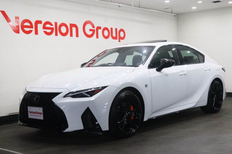 レクサス IS IS300h　Fスポーツ　モードブラック4　新車保証継承付　ワンオーナー　禁煙車　サンルーフ　オレンジキャリパー　メモリーナビ　フルセグ　全周囲カメラ　レクサスセーフティ　パドルシフト　ステアヒーター　ベンチレーション　ETC　LED　19AW