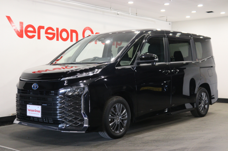 トヨタ ヴォクシー ハイブリッド　S-G　新車保証継承付　ワンオーナー　禁煙車　ユニバーサルステップ　後席モニター　メモリーナビ　フルセグ　バックカメラ　DVD/CDデッキ　セーフティセンス　ETC　ドラレコ　シートヒーター　両側電動スライド　16AW
