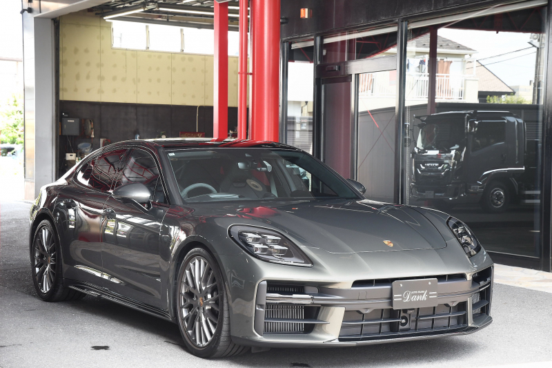 ポルシェ パナメーラ GTS    ディーラー車　メーカー保証付き　　麻布店在庫車両