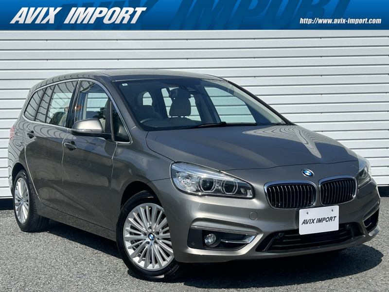 BMW 2シリーズ 218iｸﾞﾗﾝﾂｱﾗｰ ﾗｸﾞｼﾞｭｱﾘｰ ﾊﾟｰｷﾝｸﾞｻﾎﾟｰﾄPKG ﾍﾞｰｼﾞｭ革 Dｱｼｽﾄ ｺﾝﾌｫｰﾄｱｸｾｽ ﾒﾓﾘｰ付ﾊﾟﾜｰｼｰﾄ&ｼｰﾄﾋｰﾀｰ 純正HDDﾅﾋﾞ ﾊﾞｯｸｶﾒﾗ PDC LEDﾗｲﾄ 17AW 禁煙 ※弊社買取直販