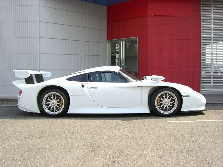 ポルシェ911GT1 finished ボディ Amazon | タミヤ 1/24 スポーツカーシリーズ ポルシェ 911 GT1