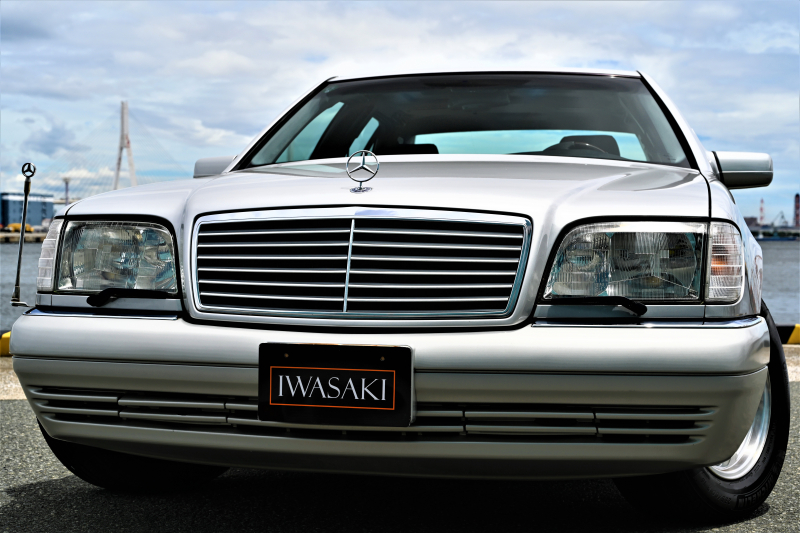 メルセデス・ベンツ（W124）の足回りを引き締める「KW」のコイル