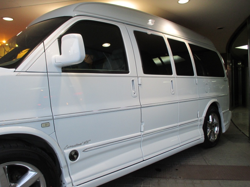 Gmc サバナ エクスプローラltd Se 新車並行 中古車 情報 Garage Crew Cab