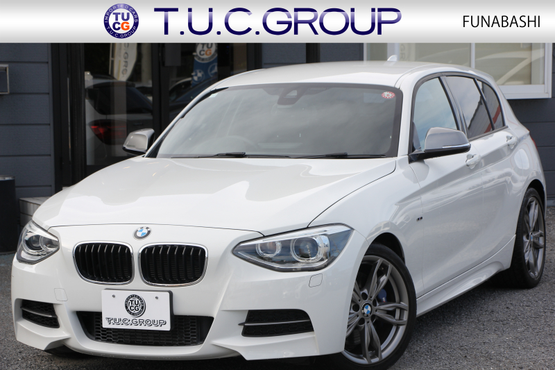 BMW 1シリーズ M135i 直6ﾀｰﾎﾞ320馬力 衝突軽減ﾌﾞﾚｰｷ 車線逸脱警告 歩行者警告 Bｶﾒﾗ ｱﾀﾞﾌﾟﾃｨﾌﾞMｻｽ ﾀｯﾁﾊﾟｯﾄﾞ対応HDDﾅﾋﾞ専用ｴｱﾛ 18AW&ﾌﾞﾚｰｷ 左右独立ｵｰﾄｴｱｺﾝ ﾊﾟﾄﾞﾙｼﾌﾄ 8速AT ｽﾏｰﾄｷｰ Bluetooth接続 2年保証