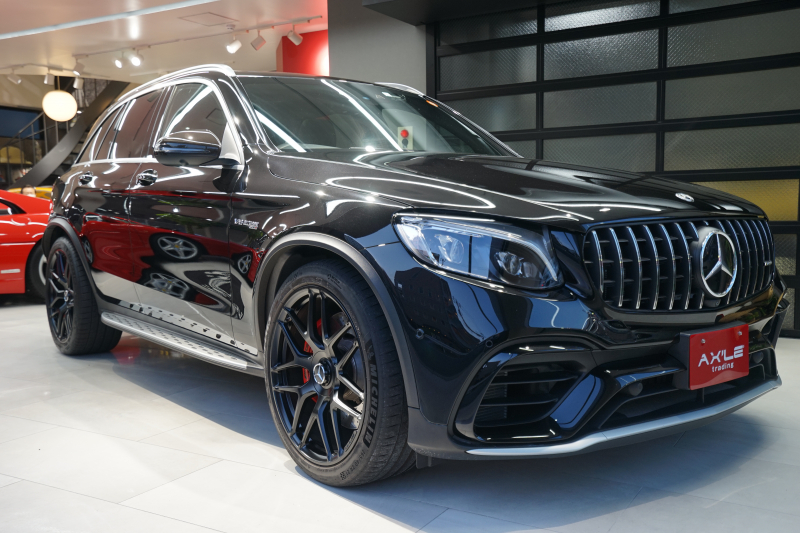 AMG GLC GLC63S　4MATIC＋　ディーラー車　カーボンエクステリアPKG　パノラマサンルーフ　21インチブラックアルミホイール