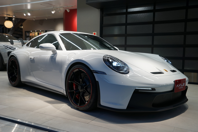 ポルシェ 911(Type992) GT3　左ハンドル　ディーラー車　フロントリフティング　スポーツクロノパッケージ