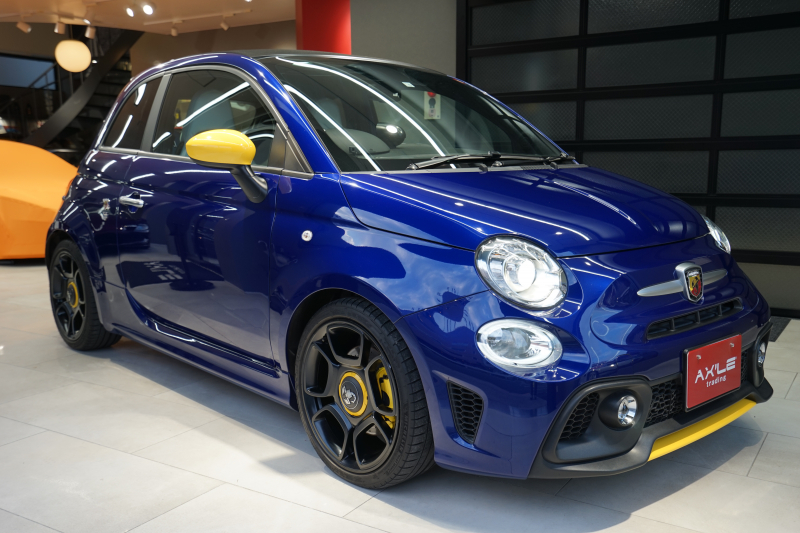 アバルト 595C ピスタ　オープントップ　国内94台限定　内装シートカバーカスタム（ホワイト/ブルー）　ディーラー車