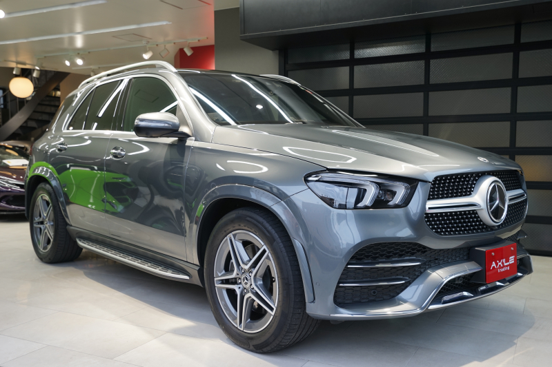 メルセデスベンツ GLE 400d　4MATIC　スポーツ　ディーラー車　メモリー付きパワーシート　セレナイトグレー　パノラマサンルーフ　7人乗り