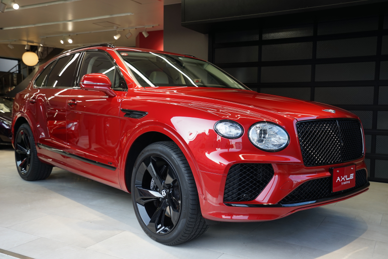 ベントレー ベンテイガ V8 後期型　ブラックラインスペクション　パノラマサンルーフ　ディーラー車　オプション計490万