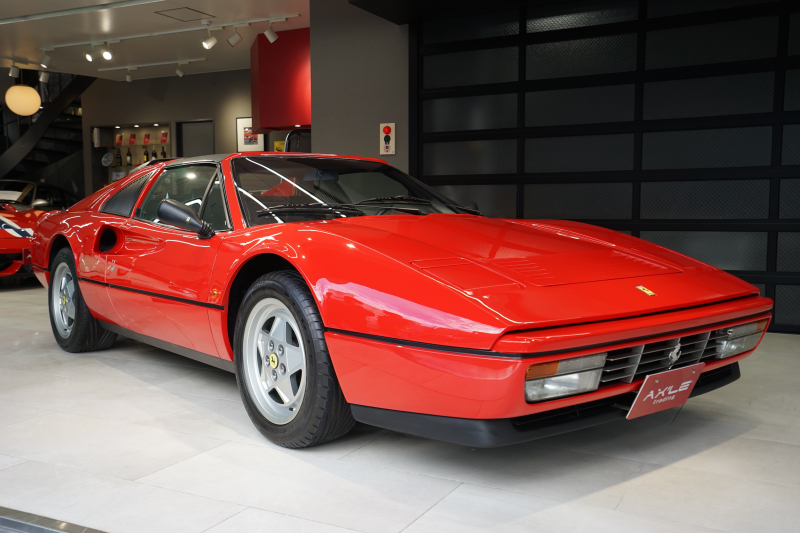 フェラーリ 328 GTS　ディーラー車（コーンズ）　走行10785km　クラシケ取得済み　ディーラーにて記録簿多数　純正工具/記録簿/スペアタイヤ/取説類　