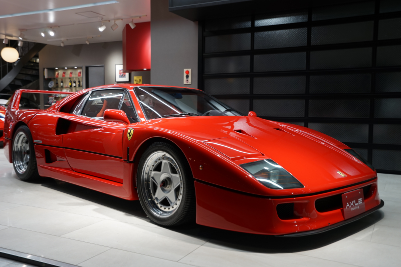 フェラーリ F40 後期型　純正ノーマルマフラー　純正スピードラインホイール　純正バケットシート