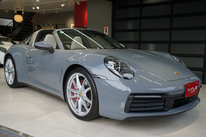 ポルシェ 911(Type992) タルガ4S　フロントリフティング　LEDマトリックスヘッドライト　スポーツエグゾーストシステム　OP570万円