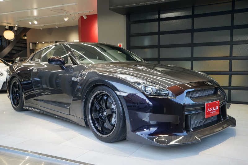 日産 GT-R スペックV　カーボンボディ（ルーフ、リアフェンダー以外）　MAX900馬力　走行11000km台