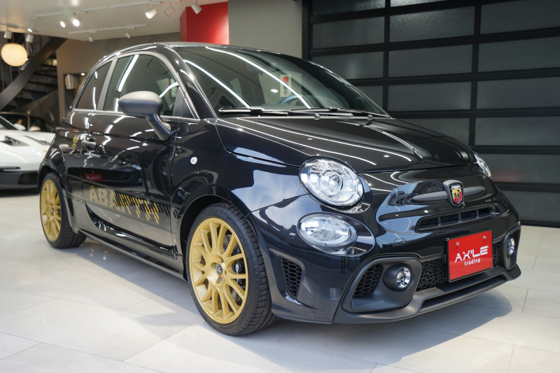 アバルト 695 75°アニヴェルサリオ　ディーラー車　左ハンドル　MT　最終モデル　登録済未使用車　国内350台限定