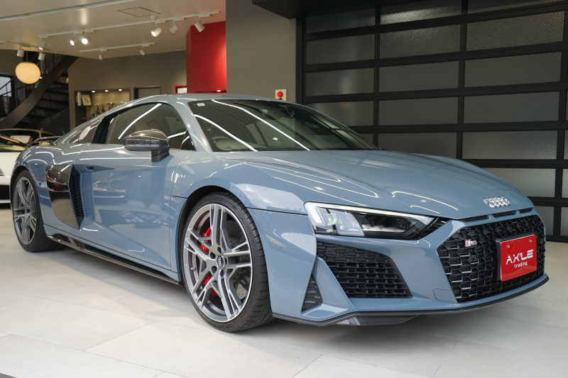 アウディ R8 V10　パフォーマンス5.2TSIクアトロ　ディーラー車　キルティングレザーシート　Bang&Olufsenサウンド