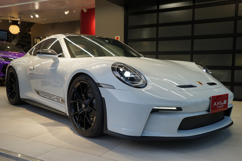 ポルシェ 911(Type992) GT3　ツーリングPKG　右ハンドル　PDK　ディーラー車　カーボンルーフ　フロントリフター　フルプロテクションフィルム施工済み