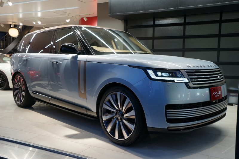 ランドローバー レンジローバー SV　ロングホイールベース　P530　セレニティ　パノラマルーフ　リアエンターテイメント　コントラストルーフ