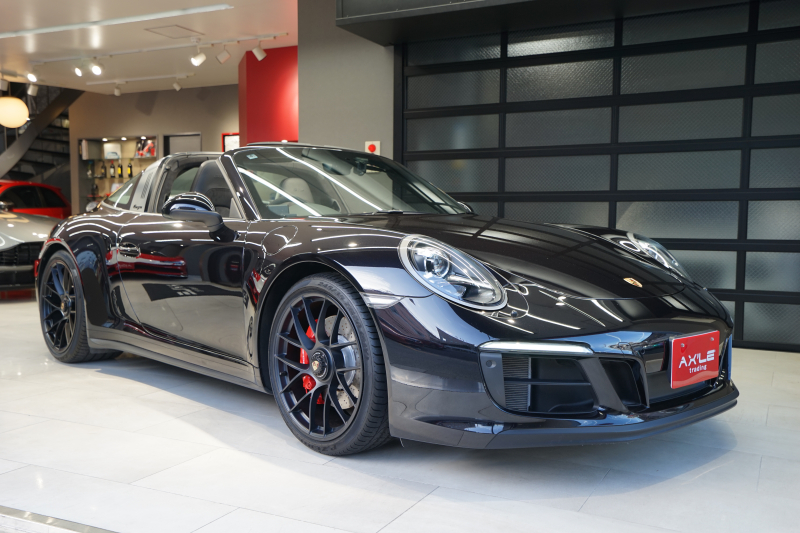 ポルシェ 911(Type991.2) タルガ4GTS　ディーラー車　マルチファンクションGTステアリング（新品交換済み）　パワーステアリングプラス　タイヤ4本新品交換済み