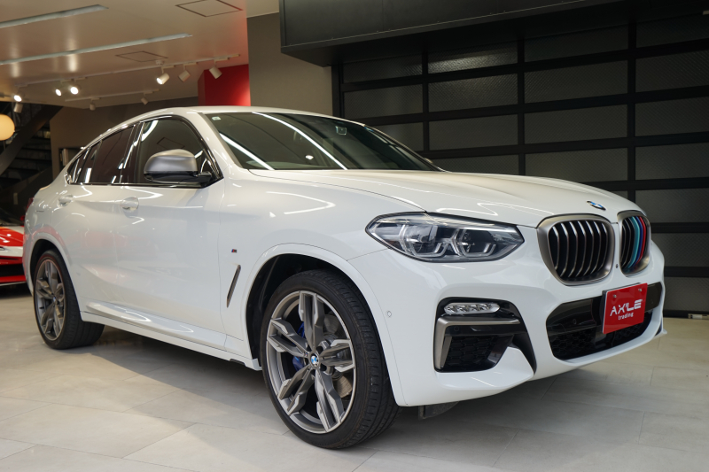 BMW X4 M40i　パノラマサンルーフ　Mスポーツ21インチAW　LEDアダクティブヘッドライト　ディーラー車